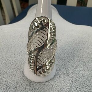 New 925 Italy Sterling Silver Stylish Women's Ring Size 8.5